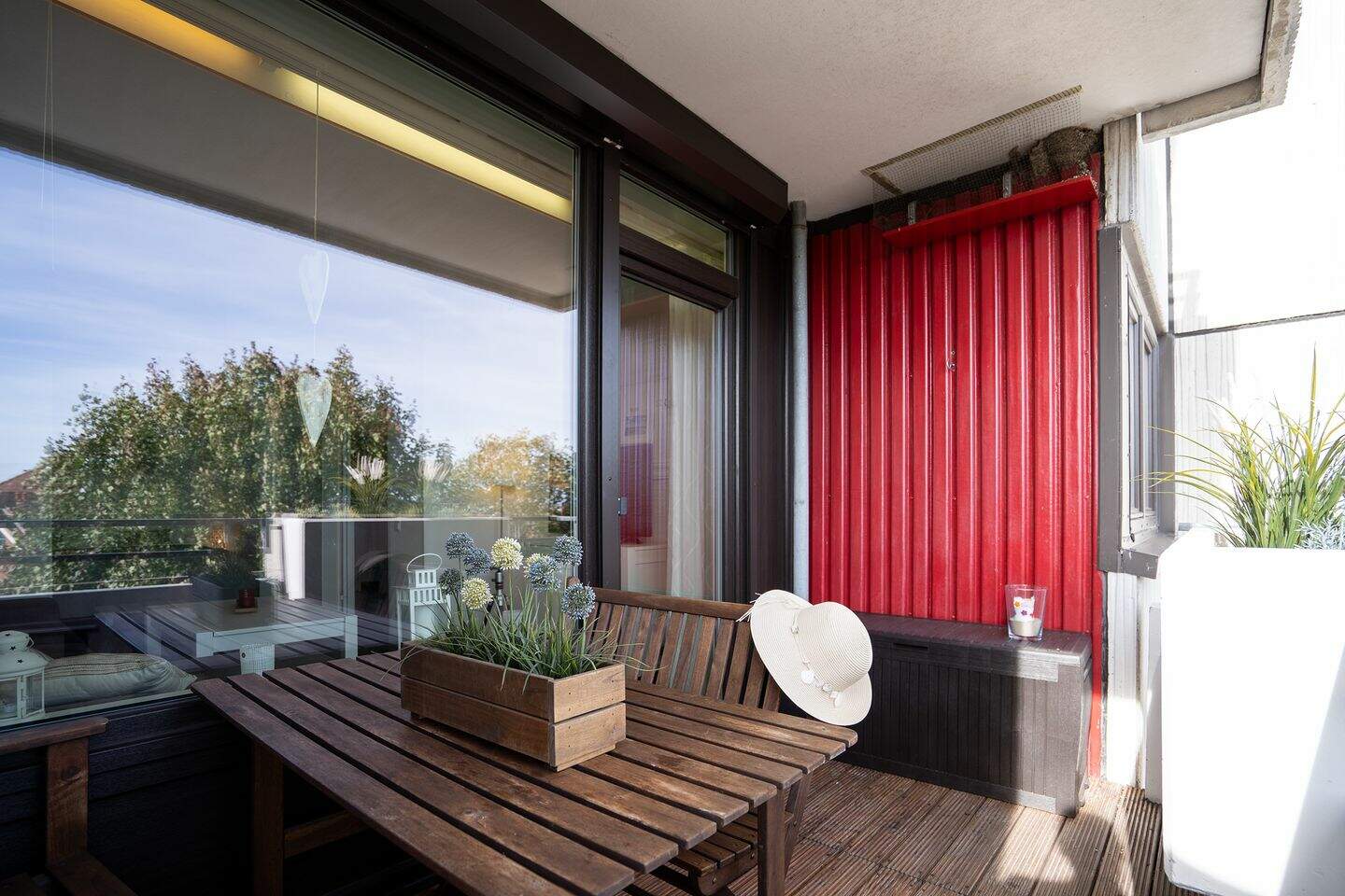 Verkauft - Ferienwohnung mit Balkon 300m zum Strand mit 2 PKW Stellplätze Teil-Meerblick