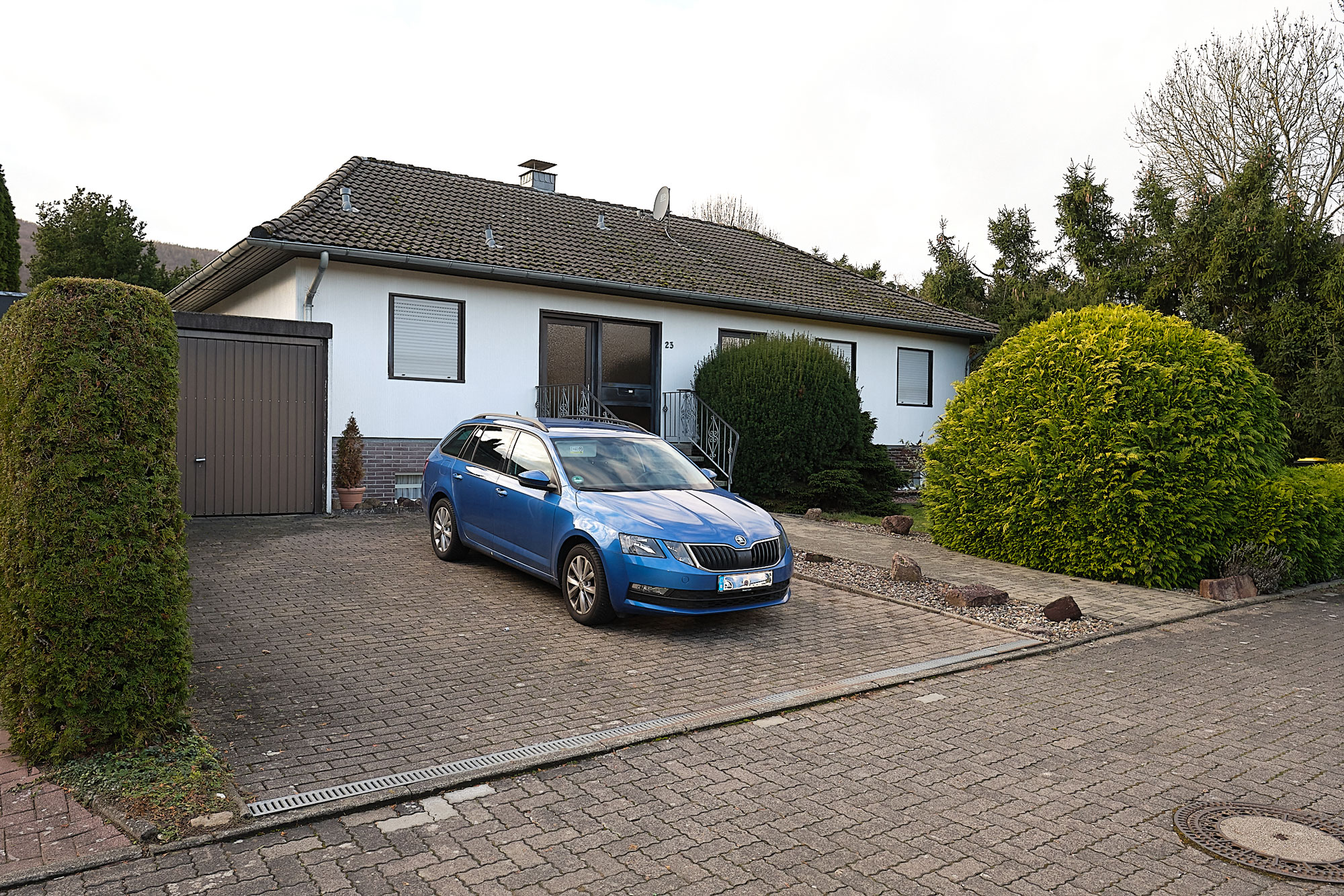 gepflegtes Haus in Reinhardshagen (Veckerhagen) auf 915 m² mit Garten u.Terrasse