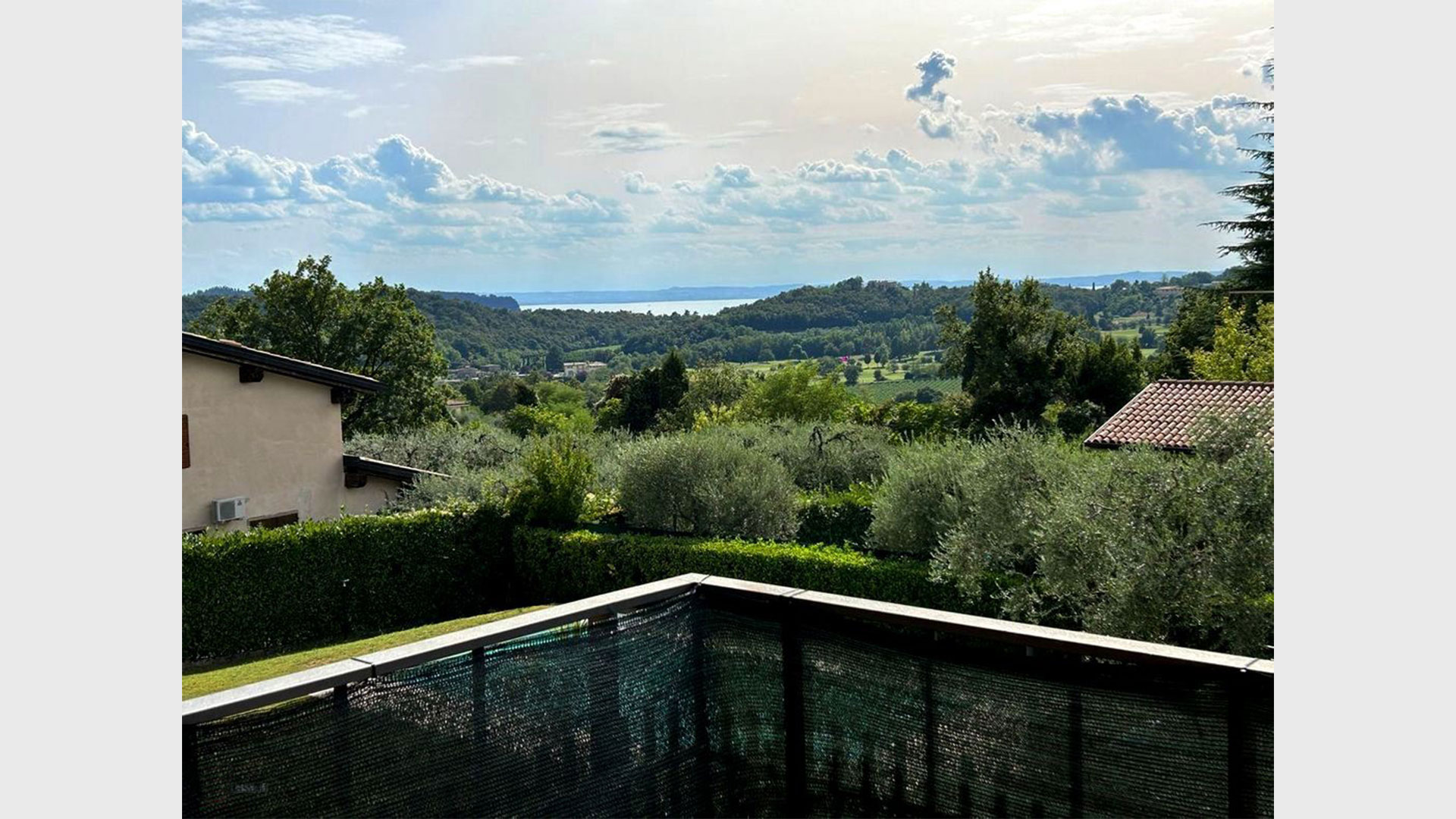 reserviert - 3 Zi. Fewo mit Pool und Panoramablick auf den Gardasee und Landschaft